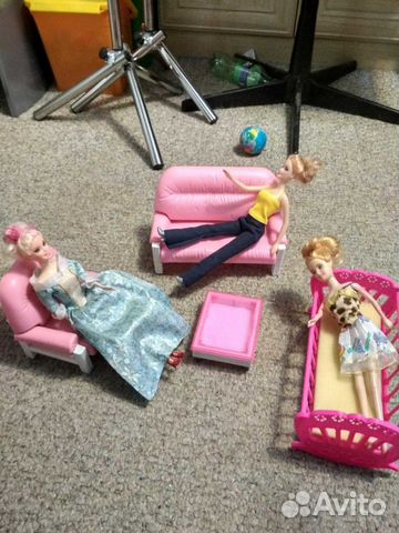 Набор мебели для кукол и куколки Набор мебели для кукол и куколки