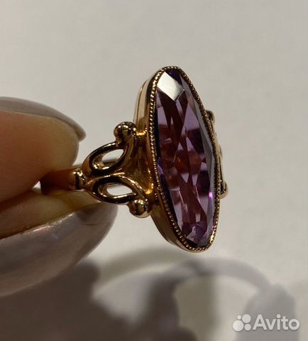 Золотое советское кольцо 583 с фиолетовым корундом