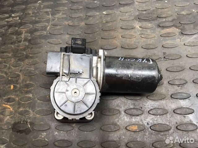 Моторчик переднего стеклочистителя Hyundai Tucson1