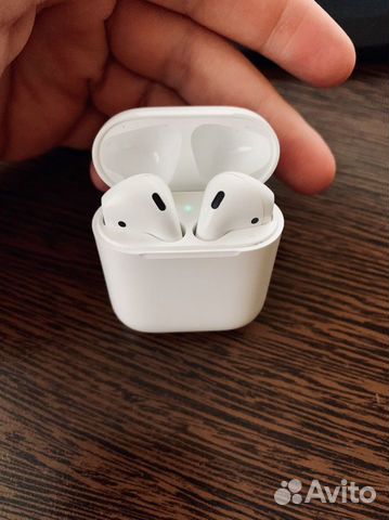 Apple AirPods 2 Apple AirPods 2