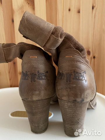 Казаки женские Levi’s Казаки женские Levi’s