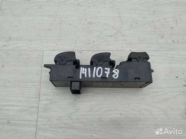 Блок стеклоподъемников 8608A060 Mitsubishi Outland