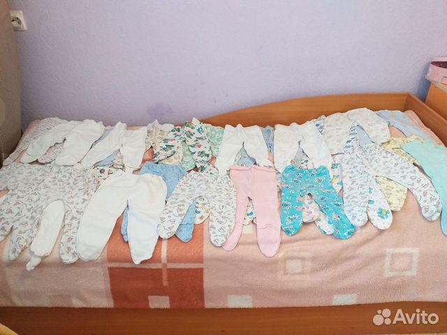 Ползунки,комбинезоны, кофточки,распашонки,шапочки