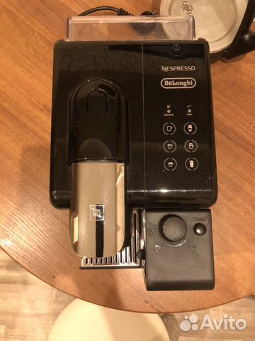 Кофемашина De’Longhi Lattissima touch
