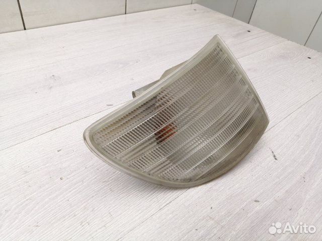 Поворотник правый Mercedes Vito W638 601.970 1998 Поворотник правый Mercedes Vito W638 601.970 1998