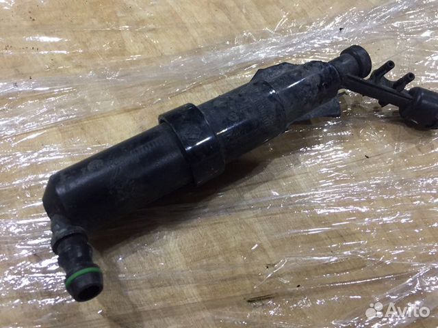 Форсунка омывателя фар передняя левая Volkswagen Форсунка омывателя фар передняя левая Volkswagen