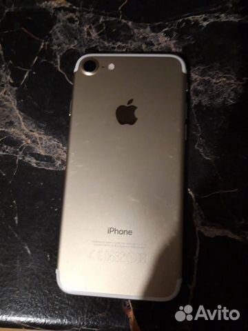 Телефон iPhone