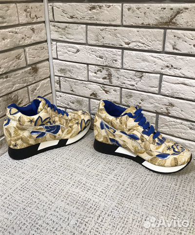 Кроссовки Кроссовки