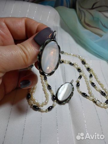 Серьги и бусы из перламутра