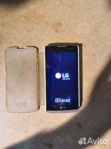 Телефон LG