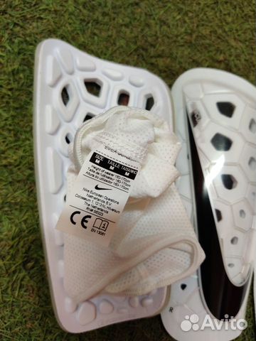 Новые футбольные щитки Nike Mercurial размер М Новые футбольные щитки Nike Mercurial размер М