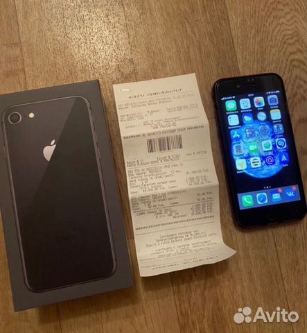 Телефон iPhone 8 64g