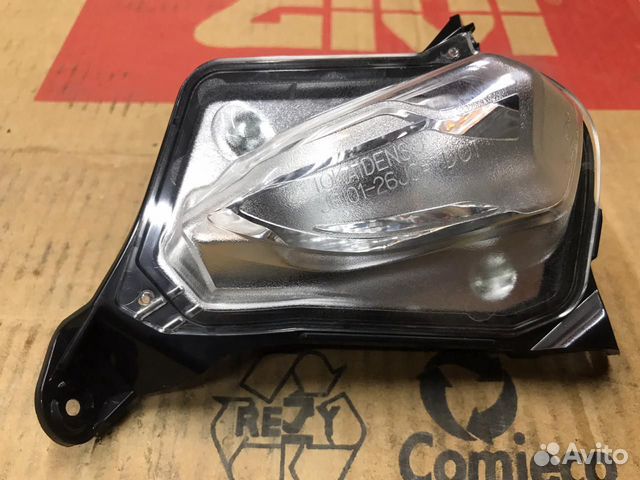 Новый правый поворотник Suzuki Burgman 650 2013-н Новый правый поворотник Suzuki Burgman 650 2013-н