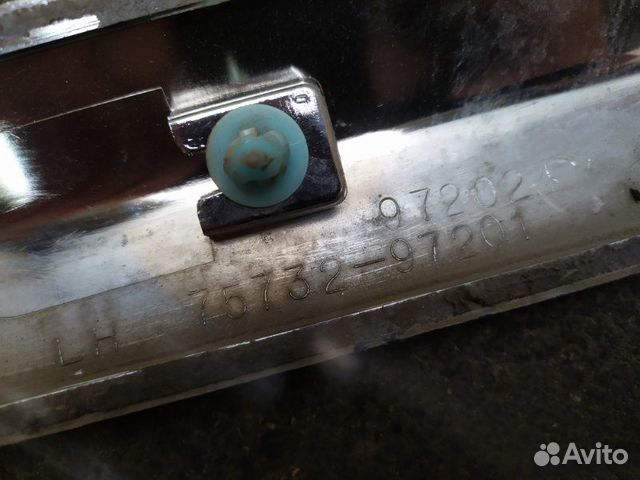 Молдинг на дверь передний левый Toyota Duet