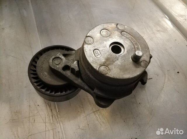 Натяжитель приводного ремня 3.0 VW Туарег Audi Q7