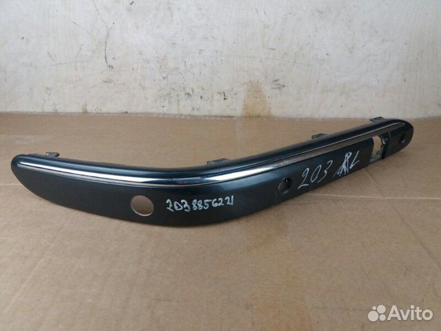 Молдинг переднего бампера передний правый Mercedes