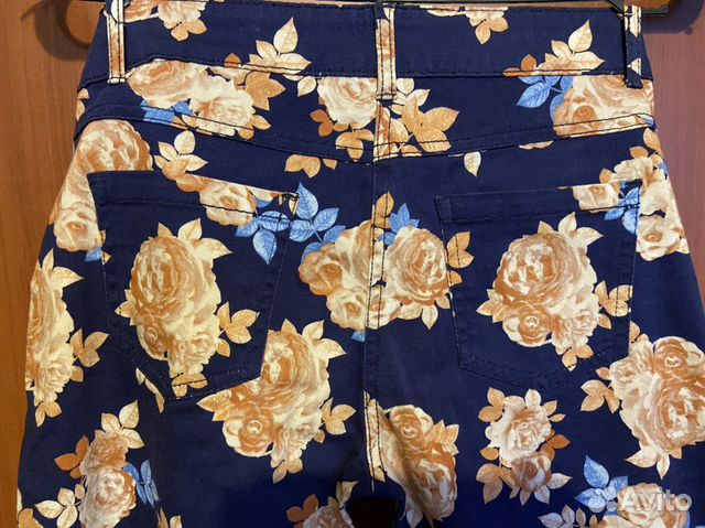 Брюки-джинсы