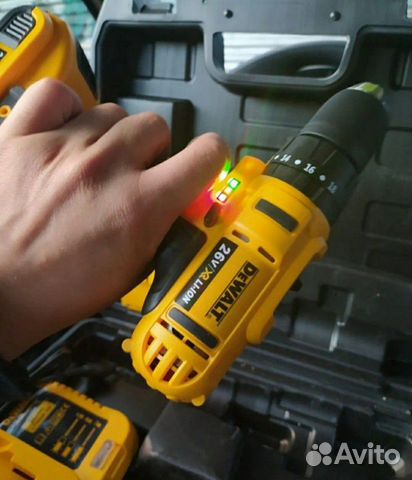 Шуруповерт Dewalt 26 Вт 5 Ам с кейсом