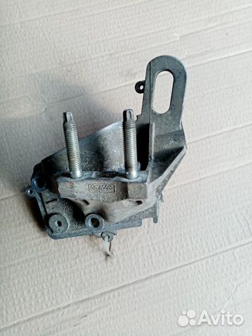 Кронштейн двигателя Ford Focus 3