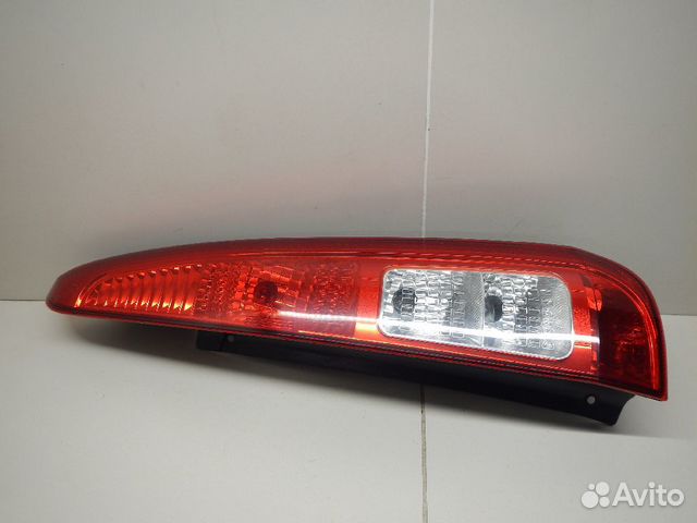 Фонарь задний правый Ford Fusion