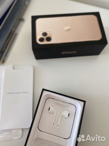 Новые наушники Apple EarPods Lightning Новые наушники Apple EarPods Lightning