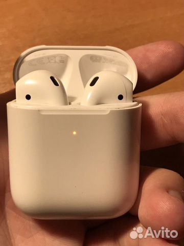 Наушники airpods 2 поколения Наушники airpods 2 поколения