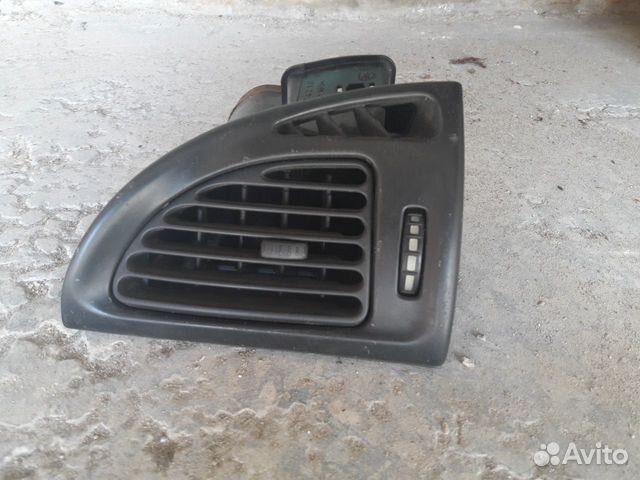 Дефлектор правый - Citroen C5