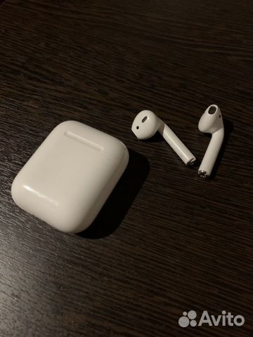 Беспроводные наушники Apple AirPods (1 серии)