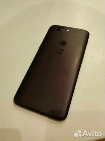 Телефон OnePlus 5T