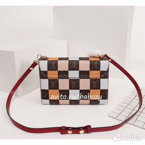 Сумка Louis Vuitton Twist Сумка Louis Vuitton Twist