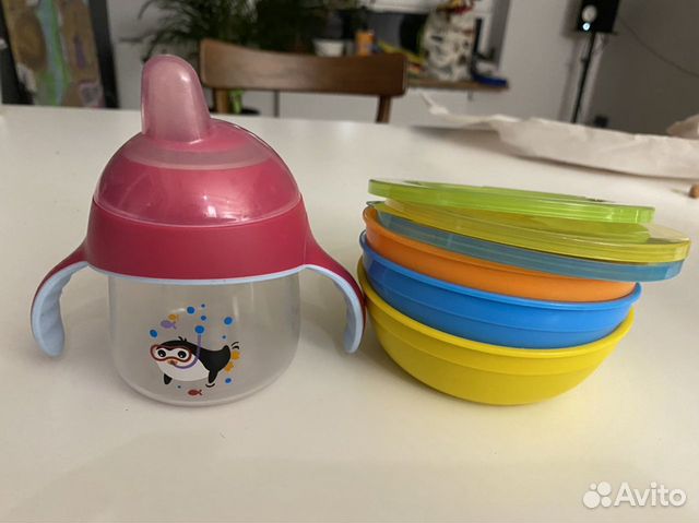 Поильник Avent и миски с крышечками Munchkin Поильник Avent и миски с крышечками Munchkin