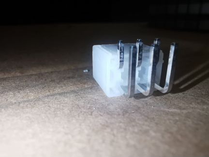 Разъём питания 6-pin на хеш-плату