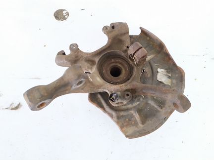Поворотный кулак правый VW Golf 3 Vento 1991-1997