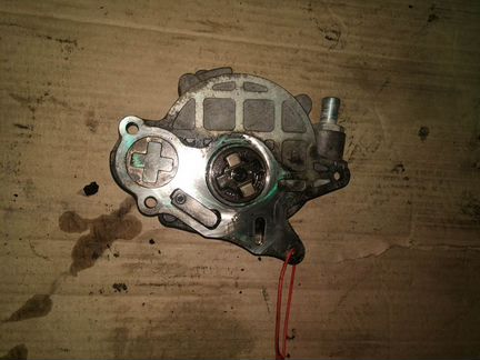 Вакуумный насос на seat Toledo IV 2012г