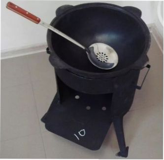 Казан чугунный с печкой на 8л