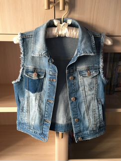 Жилет Zara новый джинсовый для девочки