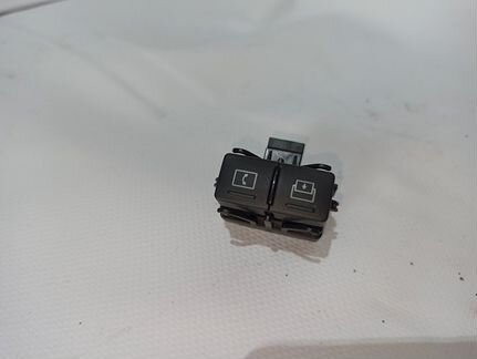 Кнопка монитора W204