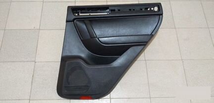 Обивка двери задняя правая Vw Touareg 7P 2010-2018