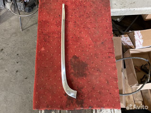 Молдинг заднего бампера Мерседес 210 Mercedes