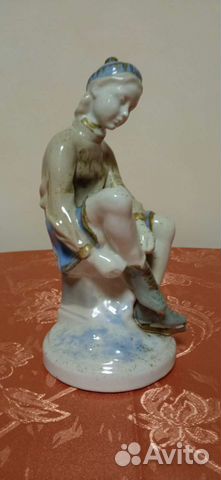 Статуэтка фарфор