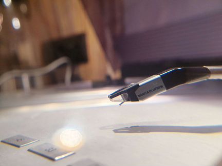 Проигрыватель винила Bang and Olufsen Beogram 1800