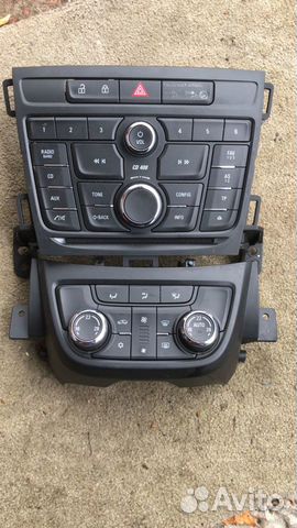 Панель управления магнитолой и климатом Опель