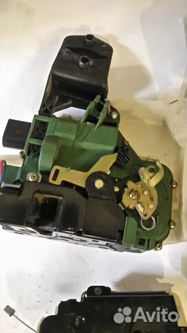 Фольксваген Пассат б5+ замок двери З. Л