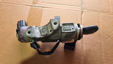 Замок зажигания Toyota Avensis 2003-2006