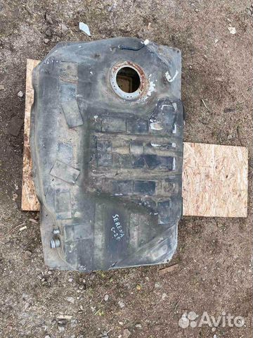 Бензобак Nissan Serena C25