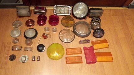 Стекла фар фонарей и дверей различные