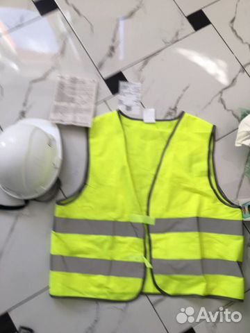 Каска защитная и жилет неоновый новое