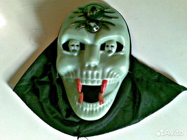 Маска Дракула с капюшоном светонакопительная