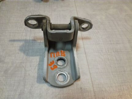 Петля двери Nissan Tiida C11 1.6 HR16DE 2010