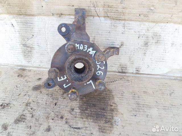 Кулак поворотный передний левый Мазда 626 ге